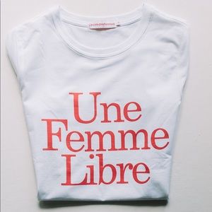 L’ecoles des Femmes Une Femme Libre Tee
